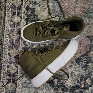 Puma womens Kaia mid top platform sneaker size 8 olive green/white